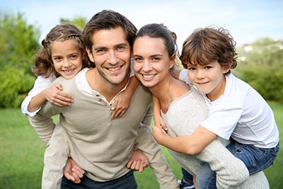 shutterstock_160939997familie02